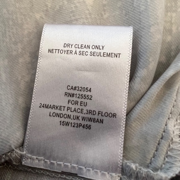 Anthropologie Dolan M silky snakeskin print gray and white pleated top - Picture 10 of 10